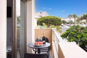 Modern Apartment with Sea Views and Terrace La Caleta