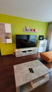 Deluxe Opera Apartment 3