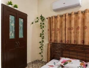Radha Home Stay