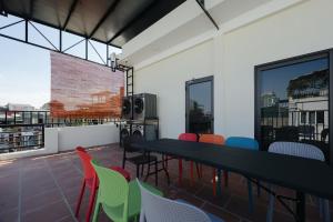 The whole house has 6 airy rooms - Enthusiastic host
