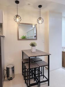 Spacious Studio Unit near SM Ecoland & DGT