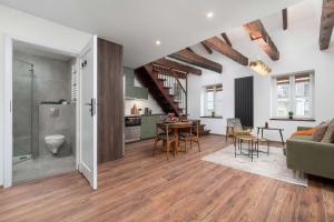 Functional & Modern Studio in the City Center by Noclegi Renters