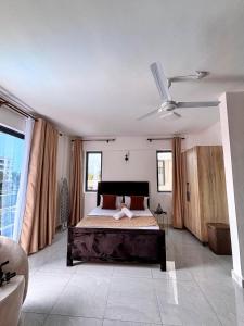 Bamburi Designer studio Pool Wifi Netflix balcony
