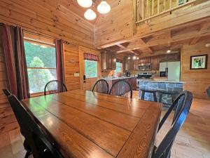 THERZ A BEAR charming log cabin