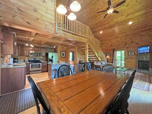 THERZ A BEAR charming log cabin