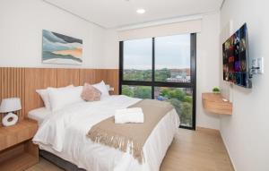 Modern 1 Bedroom Apartment with Pool and Gym