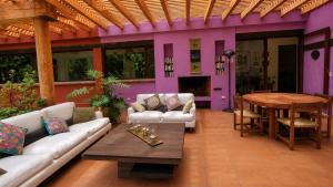 Avándaro Retreat Fireplace Jacuzzi Access