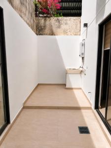 2br 1ba Condo 1 block to ocean Condo 1