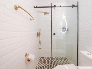 Vista Serena – Stunning Oceanfront Apartment