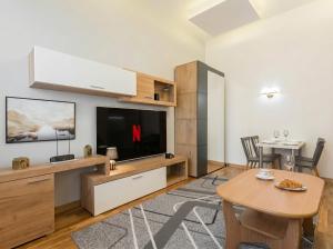 Urban Apartments- Stylish & Elegant in the Heart of Warsaw - Wspolna
