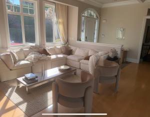 Luxury 4BR Waterfront Condo - Arch Views