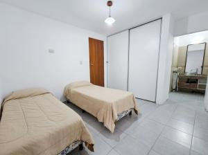Casa 4 dorm en country privado - Pileta y golf