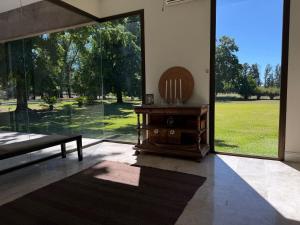 Casa exclusiva de diseño con pileta y parrilla en 5 hectareas