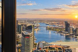 49F Sky-Rise 2BR 2BTH, Panoramic City Views with Game Room, Pool, Spa, Gym, Sauna, Steam
