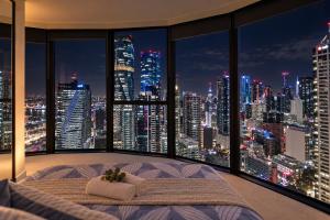 49F Sky-Rise 2BR 2BTH, Panoramic City Views with Game Room, Pool, Spa, Gym, Sauna, Steam