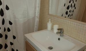 Comfy Apartment Just Outside Barcelona