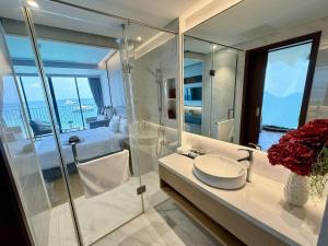 High-Floor Studio with Ocean Overlook