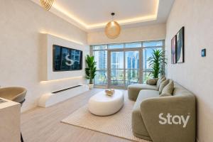 1BR with Jacuzzi & Lake View JLT