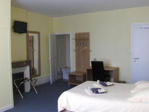 Hotels La Tour de Crecy : photos des chambres