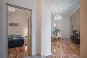 Bright Downtown Hideaway - Steps from Basilica