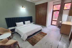 FabHotel Lavender Court