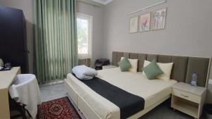 FabHotel Lavender Court