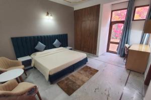 FabHotel Lavender Court