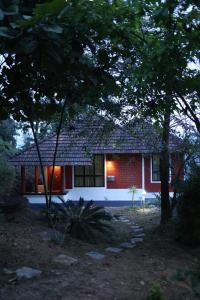 Aadrika Resort, Nature Friendly Cottage at Kakkadampoyil, Kerala