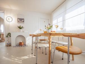 cozy moment in Seoul 2-Min Walk from Sangwangsimni Station Luggage Storage & Welcome Dessert