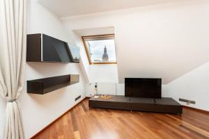 Best Views in Old Town, 140m2 Duplex, Sauna, No Lift - Charming Retreat by Innorental