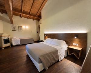 Sarzana-Charming Room Pool and BB