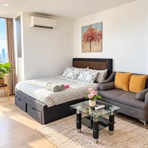 Luxury Studio 40 sqm at Century Spire - 500Mbps & Netflix