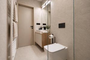 ALURE RESIDENCES 9 & 24h self check-in, private parking in front of the apartment building included, new building, terrace, the apartment building has its own park with a lake and outdoor fitness, childrens playground, CITY CENTER