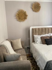Nairobi Executive Studio and 1BR near Junction Mall