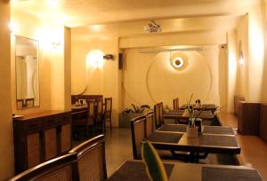 Hotel Ashray
