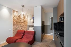 Trendy Studio, AC, Cable TV, 300 mbps WiFi - by Innorental