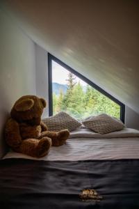 LIRA CHALET by Trei Mandre