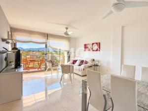 Moderno apartamento con piscina y parking 162B - INMO22