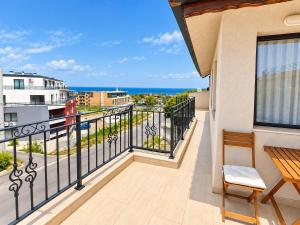 Sea-View 1BR Near Dentaprime w Free Parking