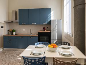 appartamento vista lago con giardino