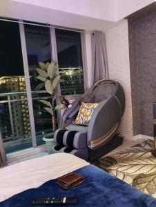 DitoMuna Staycation - Azure Bicutan Parañaque