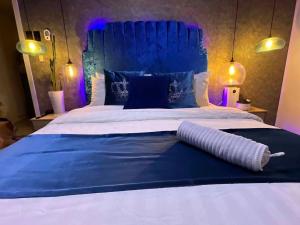 DitoMuna Staycation - Azure Bicutan Parañaque