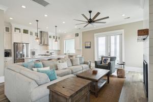 207 E Arctic - Seahorsing Around - Oceanfront - 3 Bedrooms