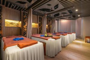 Cat Ba Paradise Hotel -Pool - Sky Bar & Gym -Massage