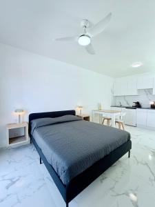 Victoria Beachfront Studio 1, Central Location Las Americas
