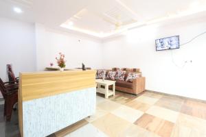 Hotel Living Tree Alwal