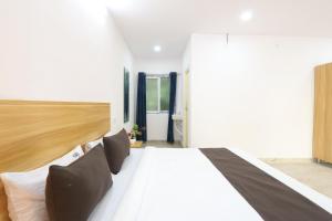 Hotel Living Tree Alwal