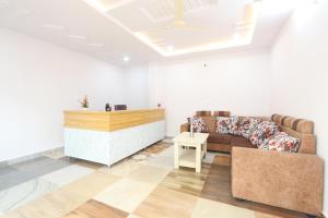 Hotel Living Tree Alwal