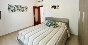 apartment in the center, near the sea , controvento