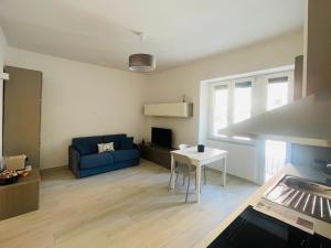 apartment in the center, near the sea , controvento